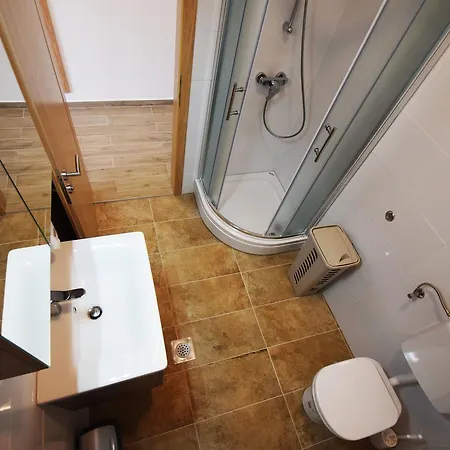 Paklenica ベッド・アンド・ブレックファスト スタリグラード