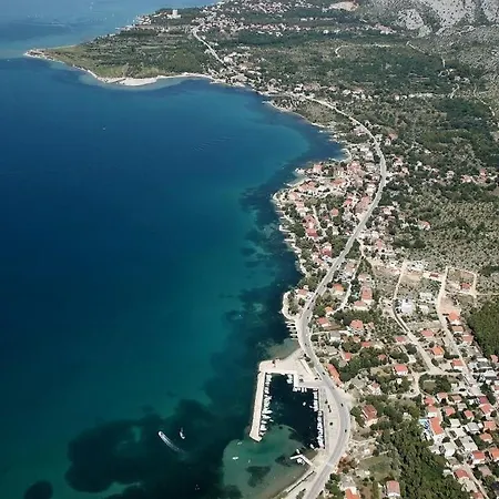 Paklenica ベッド・アンド・ブレックファスト スタリグラード