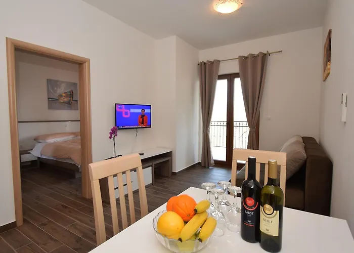 Paklenica לינה וארוחת בוקר 4*