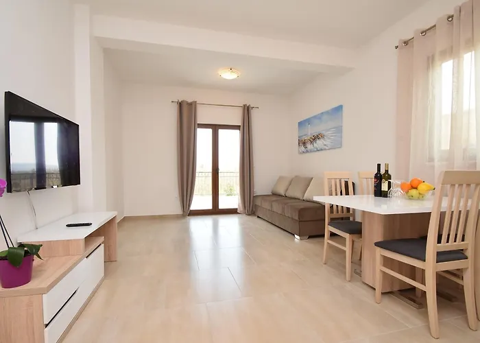 Paklenica 4* סטאריגרד-פקלניצה