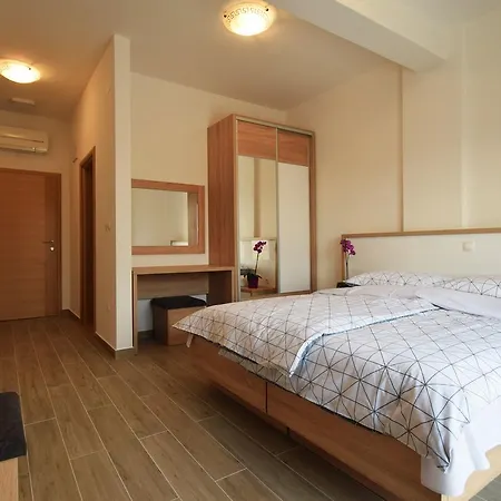 Paklenica Bed & Breakfast 4*