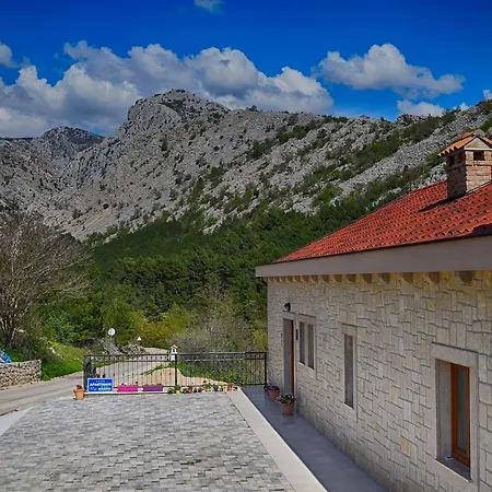 Bed and breakfast Paklenica 4*