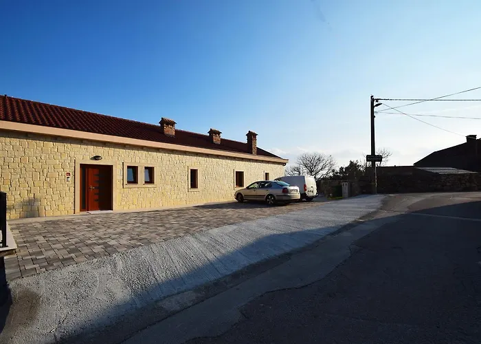 Paklenica 스타리그라드 파클레니차