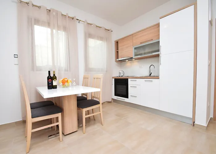 Paklenica 스타리그라드 파클레니차